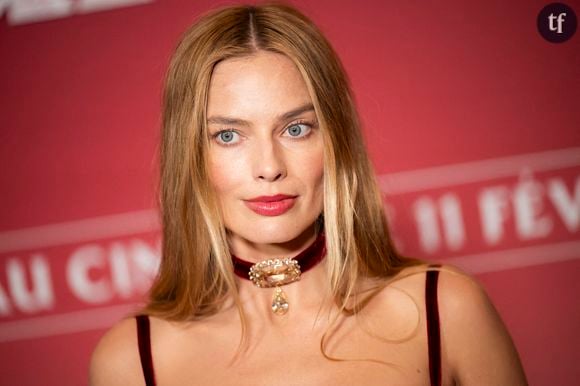 Érigée en immense tendance mode depuis les années 1990, la naked dress a fait son grand retour il y a quelques années sur les tapis rouges et est plus tendance que jamais.