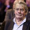 Alain Delon avait exigé que son chien soit euthanasié à sa disparition, et ça indigne la SPA (mais pas seulement)