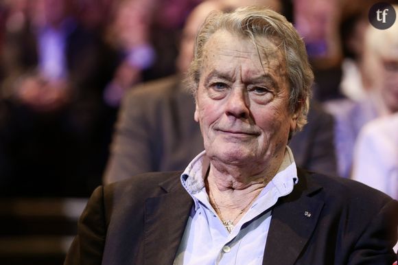 Alain Delon avait exigé que son chien soit euthanasié à sa disparition, et ça indigne la SPA (mais pas seulement)