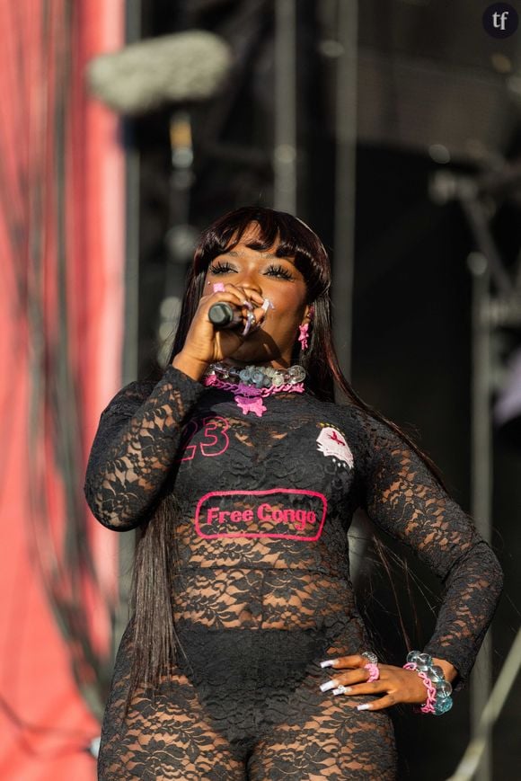 "Tes fesses ne sont pas si grosses" : cette célèbre chanteuse dénonce les messages sexistes des "mecs racistes"