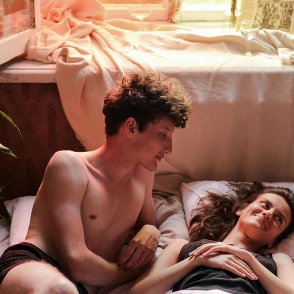 "Être fidèle à son conjoint/sa conjointe, c’est antiféministe ?" : sur les réseaux sociaux, cette question fait débat