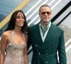 "Elle a surtout redonné vie à son portefeuille" : Brad Pitt et sa compagne de 30 ans de moins que lui créent la polémique en couverture de ce célèbre magazine