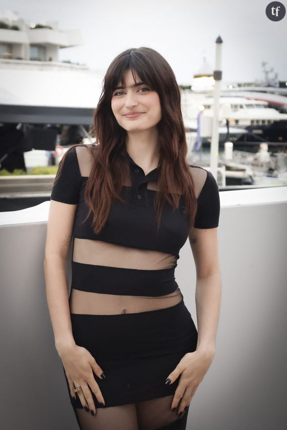 Elle sort son premier EP aujourd'hui. Marguerite émeut par sa sensibilité et sa mélancolie. Mais sa personnalité est trop souvent réduite à de faciles comparaisons avec d'autres chanteuses engagées