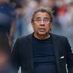 “C’est son auxiliaire de vie”, “la belle et la bête”, Laurent Voulzy et sa compagne de 32 ans de moins que lui créent la controverse auprès des internautes