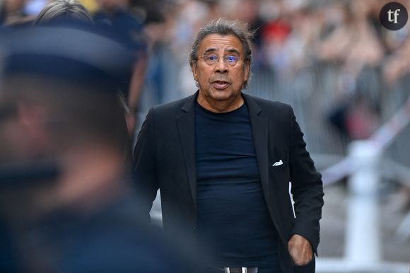 “C’est son auxiliaire de vie”, “la belle et la bête”, Laurent Voulzy et sa compagne de 32 ans de moins que lui créent la controverse auprès des internautes