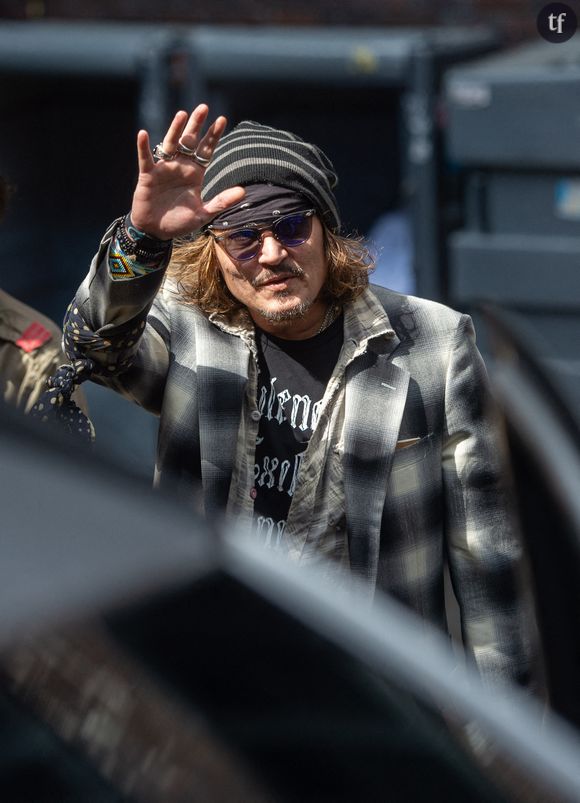 Il a l'art de la punchline, Johnny Depp. Avoir été condamné pour diffamation aux côtés de Amber Heard en juin 2022, devant dès lors verser 2 millions de dollars de "réparations" à son ex compagne, deux ans après avoir été déclaré coupable de violences conjugales par le tribunal de Londres, ne trouble en rien sa confiance en lui.