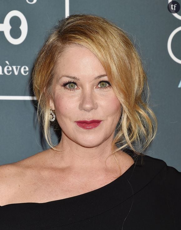 “J’ai toujours eu honte de mon corps”, déplore cette actrice mythique des années 90, "symbole de beauté"