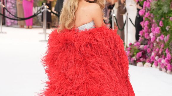 "Elle essaie de nous amadouer là" : Blake Lively accusée d'impliquer sa mère, victime de violences sexuelles, dans son "affaire" controversée