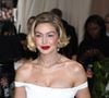 D'un côté, Gigi Hadid, une mannequin iconique, flamboyante au sein des tapis rouges (sans oublier sa série Netflix) et de l'autre, un acteur et metteur en scène Oscarisé, reconnu, de la comédie édifiée en giga hit (Very Bad Trip) au grand succès dramatique (son A star is born).