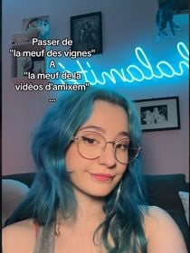Cette star de OnlyFans ne s'épile jamais avant de tourner une scène de sexe : et si c'était un geste féministe ? Elle témoigne