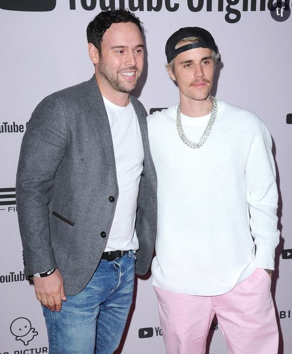 “Quelle honte !”, “Il a 50 ans!” : Sydney Sweeney en couple avec l’ennemi juré de Taylor Swift, Scooter Braun, elle se fait (encore) clasher