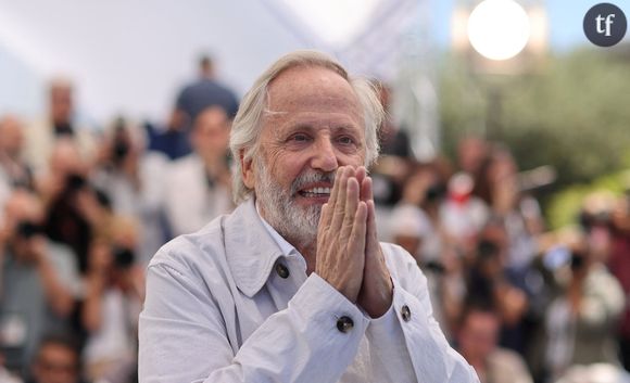 Fabrice Luchini a adoré être dirigé par une femme cinéaste. Il témoigne, à BRUT : "En fait les femmes sont plus douées pour la vie. Les hommes eux sont vaniteux souvent"