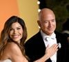 Le patron d'Amazon et sa fiancée, Lauren Sanchez, ont participé à la soirée organisée par Vanity Fair après la cérémonie des Oscars, le 2 mars.