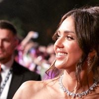 Ce sex symbol "sublime" en bikini à plus de 40 ans, elle sidère les internautes