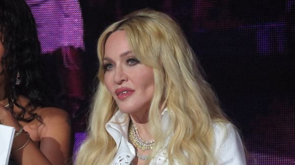 "Toujours sexy", "Incroyable" : Madonna, 66 ans, enflamme Instagram dans un body transparent qui dévoile sa poitrine