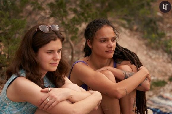 “On dit que les histoires d'amour finissent mal, en général. Les histoires d'amitié aussi", analyse dans nos pages Pauline Machado. Experte en relations, la journaliste analyse cette thématique dans sa toute nouvelle newsletter, Emois, à retrouver sur Substack, et son enquête Foule sentimentale, aux éditions Les Pérégrines - un panoptique incarné et très complet des amours en ville.

Alison Oliver et Sasha Lane dans "Conversations with Friends"