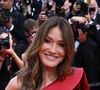 “Incroyable”, “c’est un bijou”, “quelle robe !” : Carla Bruni ultra glamour à Cannes, les internautes sont sous le charme