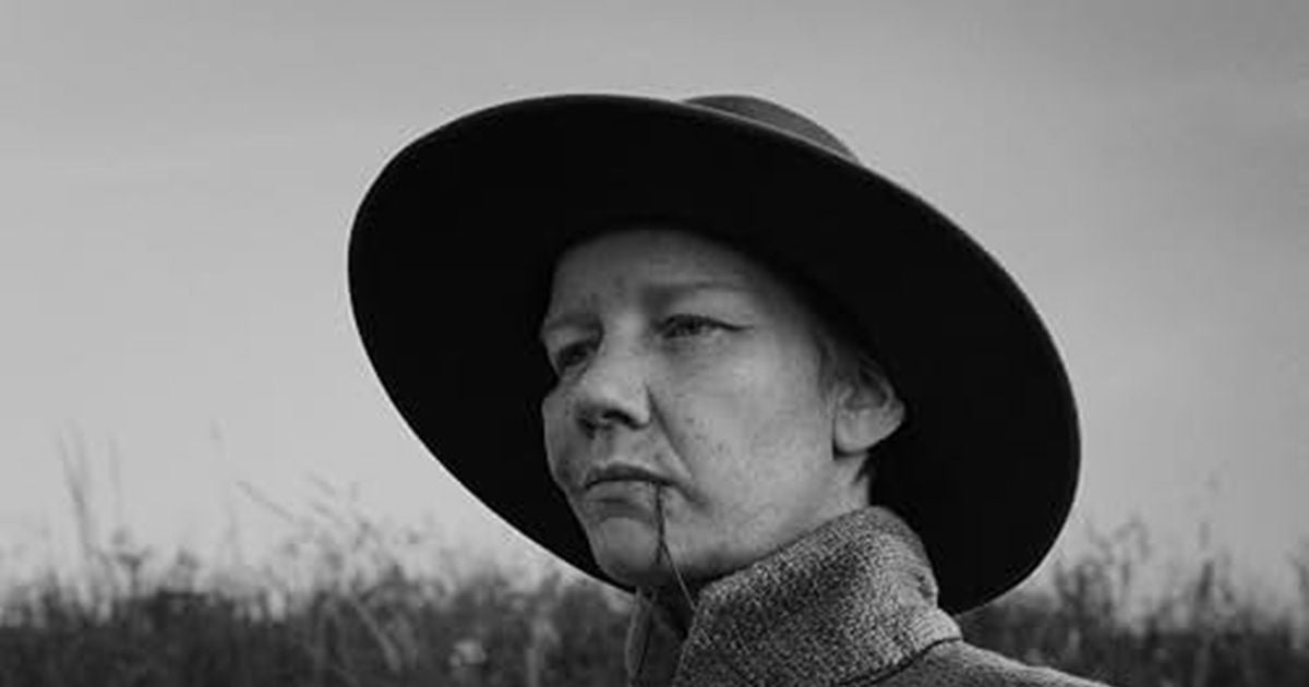 Se travestir pour survivre : sacrée à la Berlinale, Sandra Hüller éblouit dans une fresque historique vertigineuse.