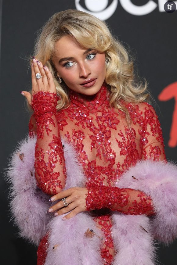 "On dirait Brigitte Bardot !" : Sabrina Carpenter plus glamour que jamais sur ces photos sexy et délicieusement rétro