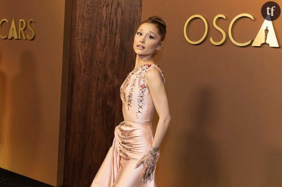 Ariana Grande de nouveau moquée sur son physique suite à cette photo controversée : et si on arrêtait le body shaming ?