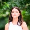 "Le portrait craché de Tom Cruise" : Suri Cruise fait une rare apparition avec sa mère, Katie Holmes, mais les internautes sont choqués de sa ressemblance avec son père