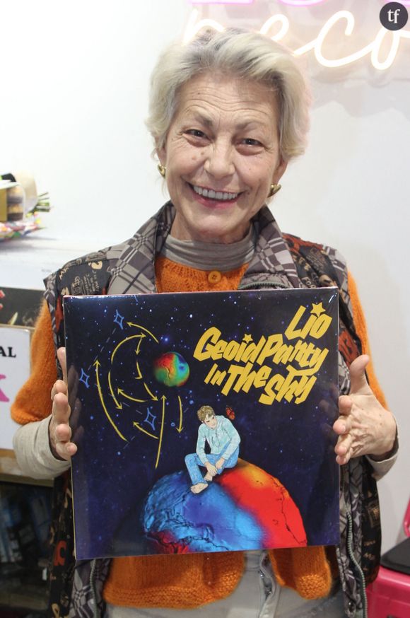 Ovidie : “Aux yeux des gens quand tu es une putain, tu ne peux pas devenir mère, dès que tu dévoiles ton corps, ça vient annihiler tout le reste, du cinéma à la mode, partout ! Une femme qui se dénude ça fascine les gens. Et juste derrière il y a une volonté de la punir pour ça. On dénigre les femmes pour leur sexualité, présumée ou réelle. C’est toujours l’acte supposé qu’on nous fait payer, on est juste déshumanisées”

D’où moult qualificatifs désobligeantes qui disent surtout l’incapacité des hommes à faire jouir. Tel que l’énonce avec une verve sulfureuse la grande Lio.