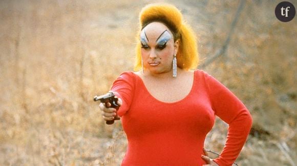 "Ça fait que les drag queen c’est sorti comme les Starbucks, tu vois, y en a un à chaque coin, et le truc c’est que t’oublies très rapidement ce que c’est une drag queen quoi", a-t-elle considéré.