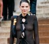 Fashion faux pas absolu ? "Vulgarité absolue", "je n'y vois rien d'élégant", "La mode est devenue un désastre"... Joséphine Japy suscite la controverse rayon mode. Les haters se font entendre à l'arrivée en pleine Fashion Week de cette actrice française.