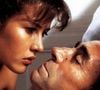 Très tôt, elle devient une proie du “male gaze”, ce regard masculin qui calque sur les actrices ses désirs libidineux. Démonstration : à 19 ans, elle incarne l’amante de Claude Brasseur, 50 ans, dans Descente aux enfers, polar très sulfureux. Oui oui, le même Claude Brasseur qui incarnait son père dans La Boum, six ans plus tôt. No comment.