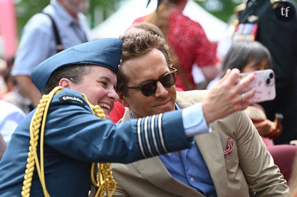 Ryan Reynolds “odieux” avec un enfant sur le tapis rouge du TIFF, la vidéo fait un énorme bad buzz