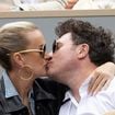 “Encore un autre”, “tout pour se faire remarquer” : Laeticia Hallyday heureuse en couple, elle affiche son bonheur… Et se fait méchamment tacler