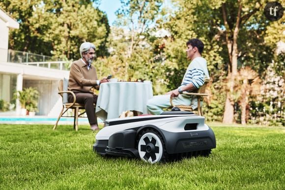 Laa bien nommée “GOAT” A1600 LiDAR PRO, patronne des robots tondeuses dont les capacités sont indéniables : avec elle, une pelouse parfaite est garantie, sans installation complexe au préalable, et avec coupe bordure intégré.