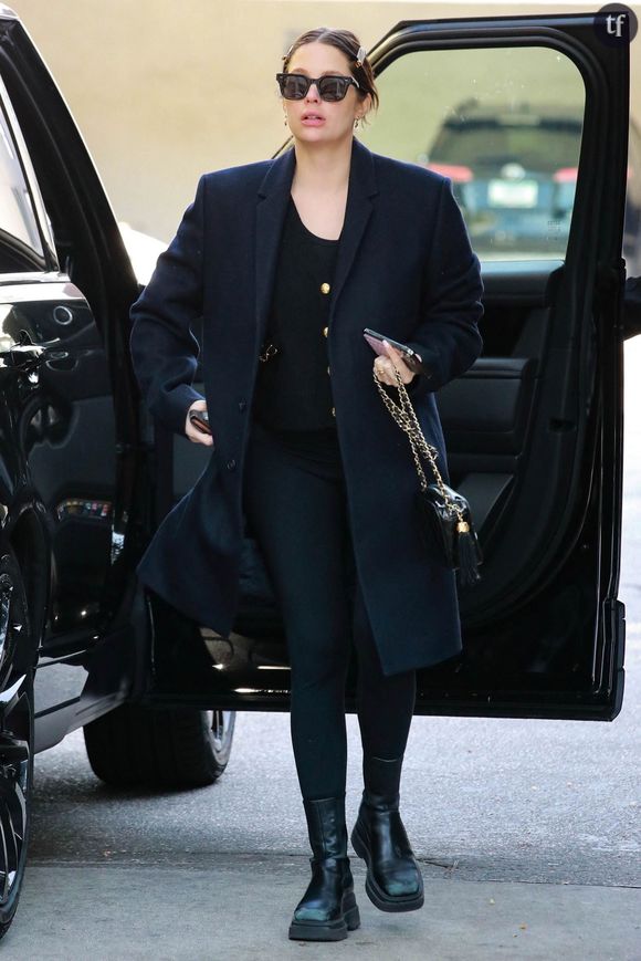 Ashley Benson, Emily Alyn Lind, Sadie Stanley, Madelaine Petsch... On a déjà vu casting moins prometteur. C'est ce que nous propose sur ces premières images Pretty Babies, tout nouveau projet consistant à multiplier les stars de séries télé - et des emblèmes de pop culture suscitant une grosse, grosse nostalgie - dans un film mystérieux et potentiellement... Très sulfureux.