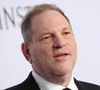 Harvey Weinstein ne semble pas s'ennuyer en cellule. Condamné en mars 2020 à 23 ans de réclusion criminelle pour viol et agression sexuelle, l'ex producteur surpuissant et intouchable d'Hollywood n'a jamais donné autant d'interviews que ces derniers mois. Au coeur d'un nouveau procès retentissant, confronté à deux plaignantes, dont une ancienne assistante de production, l'accusant de violences sexuelles - dans une chambre d'hôtel, tel que le souhaite son "modus operandi" - l'homme d'affaires s'est confié dans une toute nouvelle interview fortement controversée.