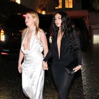 "Méconnaissable" : cette chanteuse sulfureuse pose nue, les fans regrettent “des photos beaucoup trop retouchées”