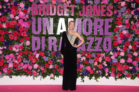 “J’ai eu peur !” : Renée Zellweger (Bridget Jones) change drastiquement de look… Et choque ses fans