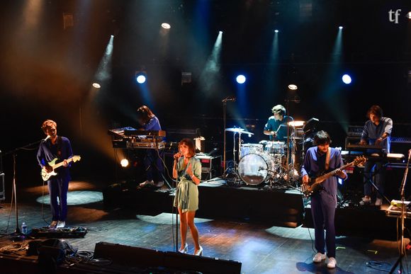 La chanteuse Flore Benguigui, applaudie depuis une décennie pour sa voix céleste et ses tonalités jazzy, assume plus que jamais ses convictions féministes. Et étrille la scène musicale, qu'elle portraitiste l'espace d'une interview partagée sur France Inter... Comme un boys club.