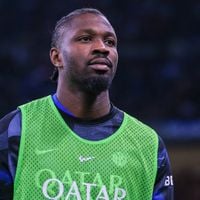 "J'étais enfermée dans sa maison" : ce célèbre footballeur accusé de violences conjugales par son ex-conjointe