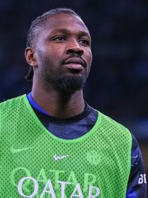 "J'étais enfermée dans sa maison" : ce célèbre footballeur accusé de violences conjugales par son ex-conjointe