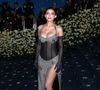C'est un style plutôt sobre qu'arbore Kylie Jenner. Celle qui a regretté certains de ses choix stylistiques passés - comme une tenue particulièrement décolletée aux Golden Globes - privilégie, à sa manière, une forme d'épure.