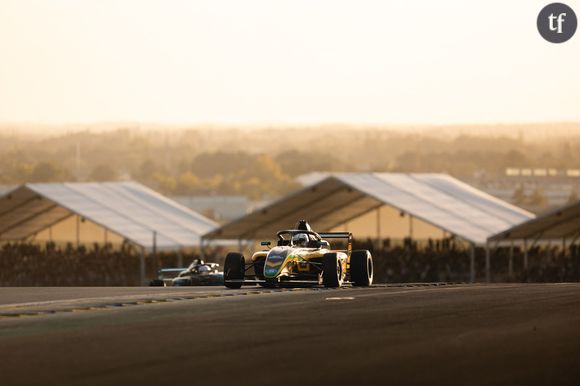 "J'ai longtemps hésité à écrire ces mots. Par peur qu'on me dise que je dramatise, ou qu'on me reproche de "remuer le passé". Mais après avoir vu comment certaines histoires continuent d'être racontées, je ressens le besoin aujourd'hui de vous raconter ma version. J'écris pour dire ma vérité et, je l'espère, ouvrir une réflexion sur ce que vivent beaucoup de personnes - essentiellement des femmes - dans ces milieux."