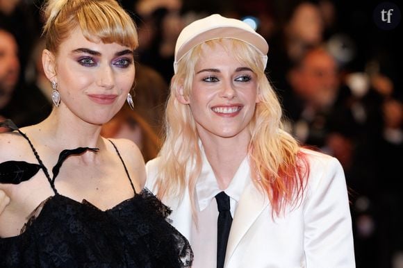 "Sa beauté est stupéfiante", "Elle a 60 ans ou 30 ?" : cette légendaire actrice rend fous les internautes à Cannes