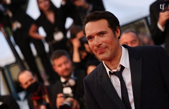 "On donne une tribune à un agresseur sexuel ?", "Il se victimise": Nicolas Bedos se confie en Une du "Point", et ça fait controverse