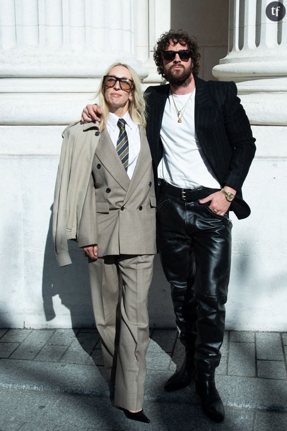 L'acteur et la réalisatrice vivent une obsession malsaine qui en dit (trop) long sur nos tabous, notre misogynie ordinaire et notre rapport biaisé aux femmes qui vieillissent.