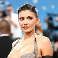 "Son corps est une oeuvre d'art, j'en pleure" : Kylie Jenner se dévoile en lingerie sexy et traumatise sa communauté