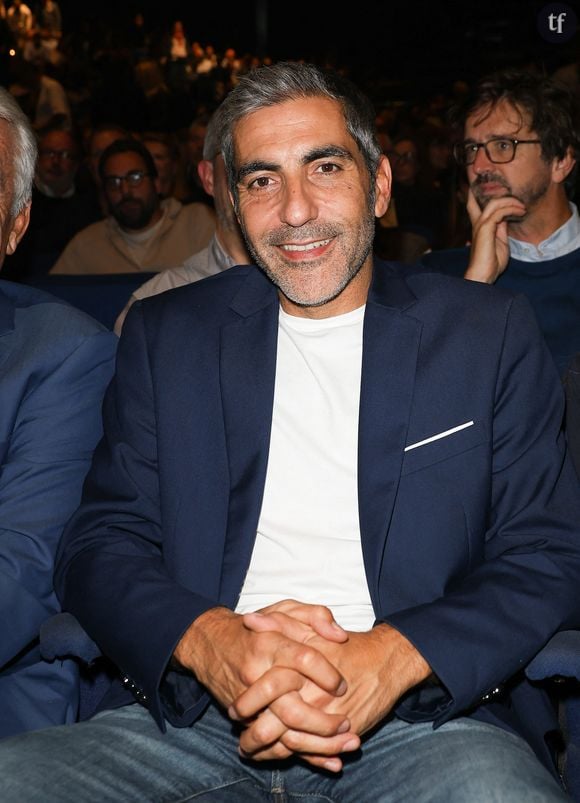 Et détaille : "Moi, ce que je voulais, c'était transformer tout par le rire. Parce que je crois que quand la douleur est trop forte, à un moment donné, on se dit bon qu'on va commencer à sourire. Comment j'ai traversé ça ? Je crois que ça aurait été bizarre de ne pas en parler. J'en parle parce que ça m'est arrivé, parce que ça m'a transformé, ça m'a changé en fait"