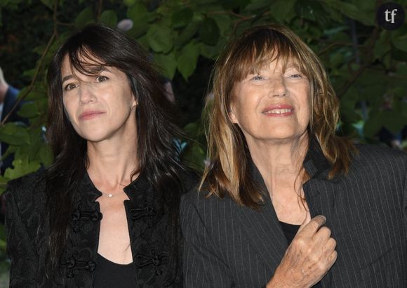 A écouter Thomas Dutronc, on pense aux mots de Charlotte Gainsbourg à propos de Jane Birkin : "Pourquoi apprend-on à vivre sans sa maman ? Il me semble que c'est un but qu'on se donne, s'affranchir à tout prix. J'ai pas envie de m'affranchir, j'ai envie de me coller"