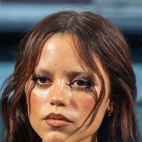 "Cadavérique", "On dirait un squelette" : cette actrice américaine méconnaissable sur ces photos avant/après, les internautes persuadés qu'elle a fait une bichectomie