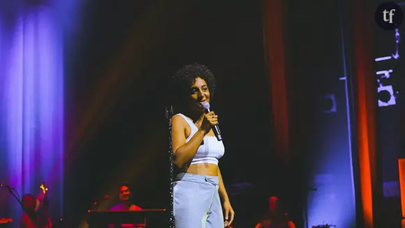 "Les lesbiennes noires c'est comme le clitoris" : cette humoriste rhabille les lesbophobes pour l'hiver et c'est une masterclass