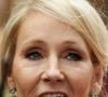 "La transphobe !" : JK Rowling dépossédée de Harry Potter, le sorcier appartient il aux fans ? Radio France se questionne.